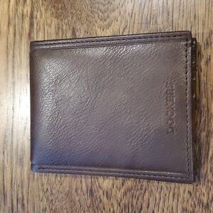 Mens Dockers brown bifold wallet